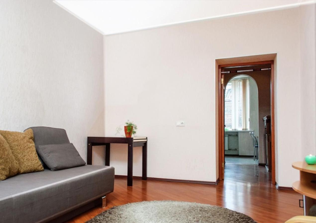 Apartments On Skovoroda Street Kharkov Ngoại thất bức ảnh